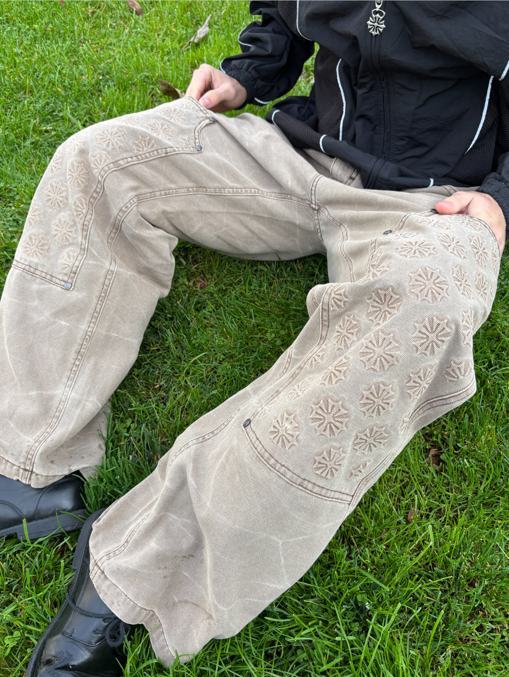 Relic Carpenter Beige